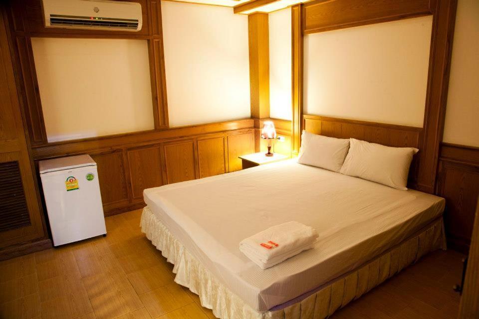 Zaza Hotel Samut Prakan Ngoại thất bức ảnh